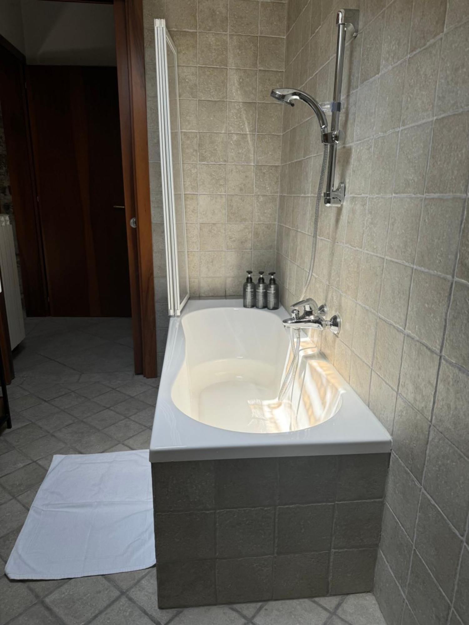 Lex 4 Sauna -Trieste Center Bagian luar foto